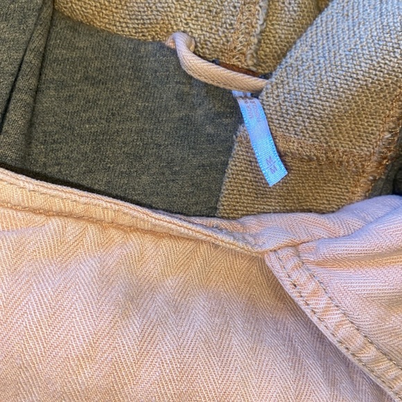 Free People oversized weighted jacket size Medium.  Women’s peach & grey jacket - Picture 3 of 6